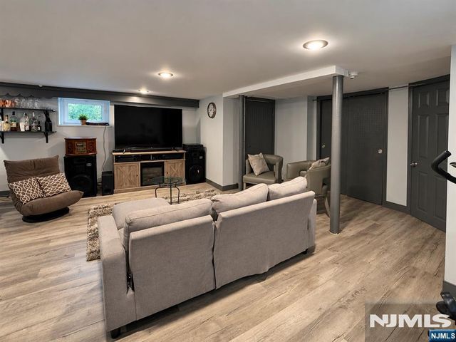 34 Hudson Avenue, Maplewood, NJ 07040