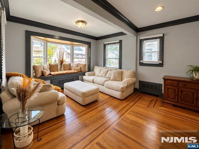 34 Hudson Avenue, Maplewood, NJ 07040