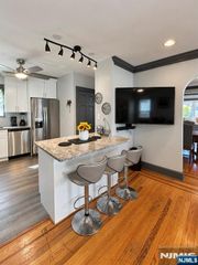 34 Hudson Avenue, Maplewood, NJ 07040