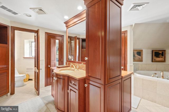 1241 RIDGEWOOD RD, Bryn Mawr, PA 19010