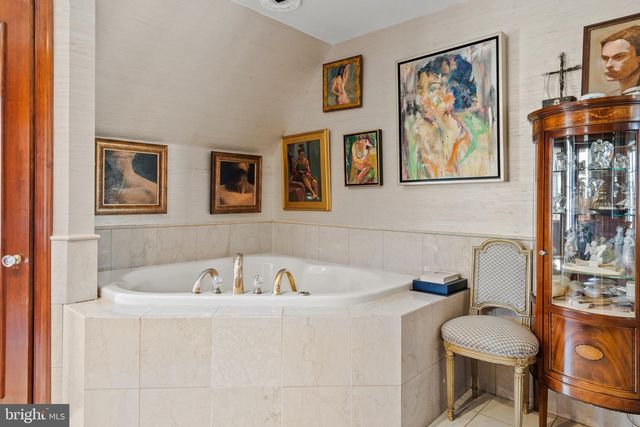 1241 RIDGEWOOD RD, Bryn Mawr, PA 19010