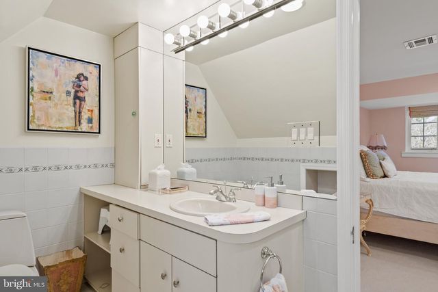 1241 RIDGEWOOD RD, Bryn Mawr, PA 19010