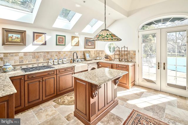 1241 RIDGEWOOD RD, Bryn Mawr, PA 19010