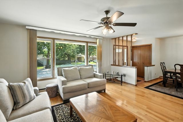 4230 Prairie Avenue, Brookfield, IL 60513