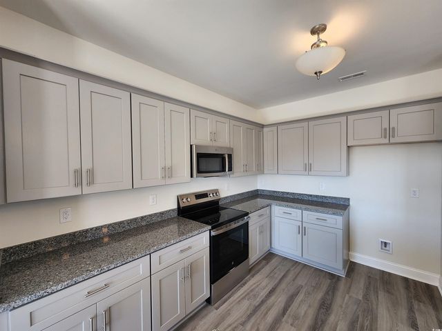 5288 Old Forest Dr., Loris, SC 29569