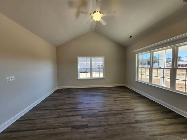 5288 Old Forest Dr., Loris, SC 29569