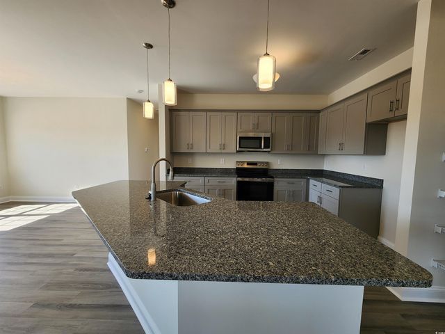 5288 Old Forest Dr., Loris, SC 29569