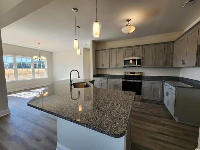 5288 Old Forest Dr., Loris, SC 29569