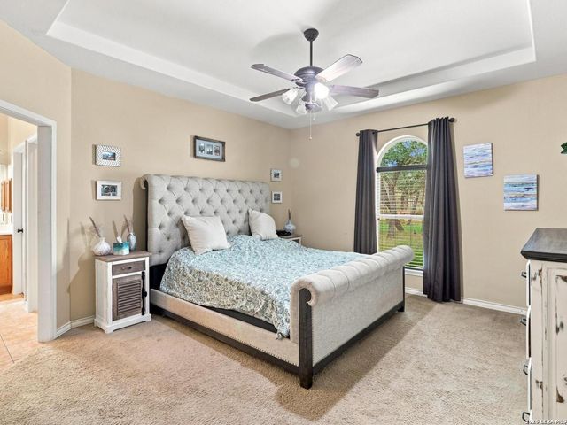 316 GOVERNORS DR, Floresville, TX 78114