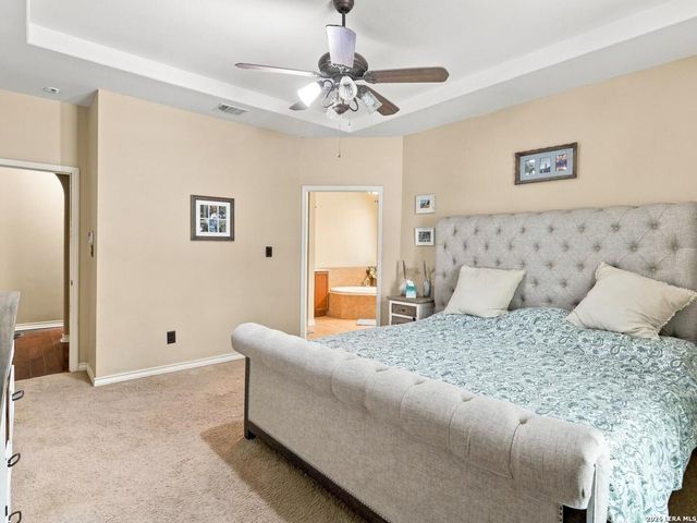 316 GOVERNORS DR, Floresville, TX 78114