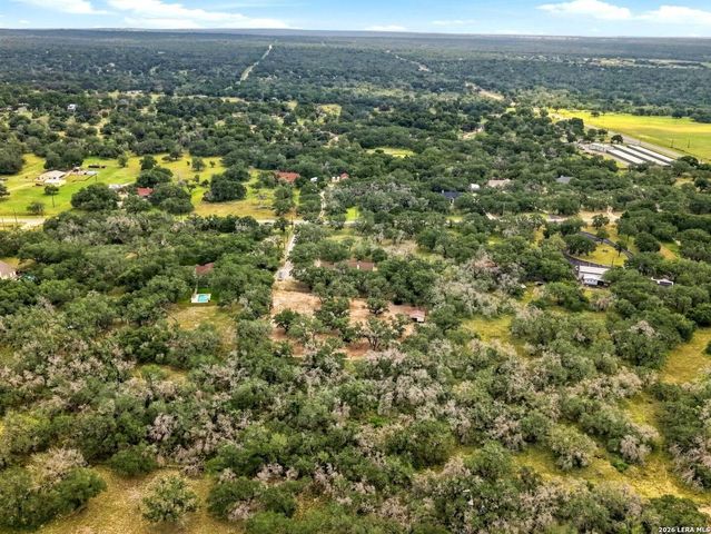 316 GOVERNORS DR, Floresville, TX 78114