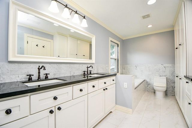 702 Queensmill Court, Houston, TX 77079