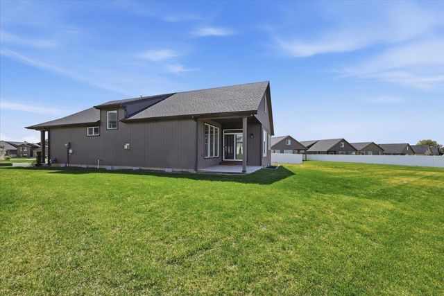 1613 W Lavender Ct, Spokane, WA 99208