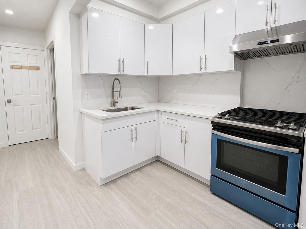 134-43 Maple Avenue 2B, Flushing, NY 11355 — exterior