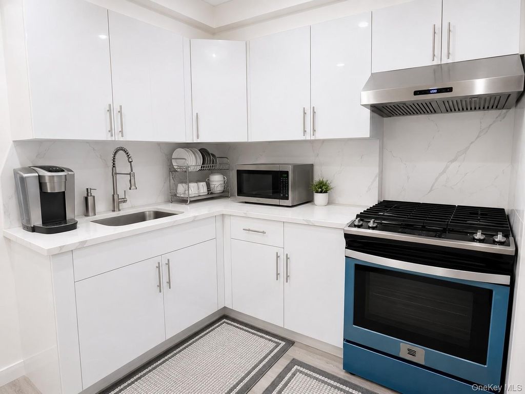 134-43 Maple Avenue 2B, Flushing, NY 11355 — photo 3