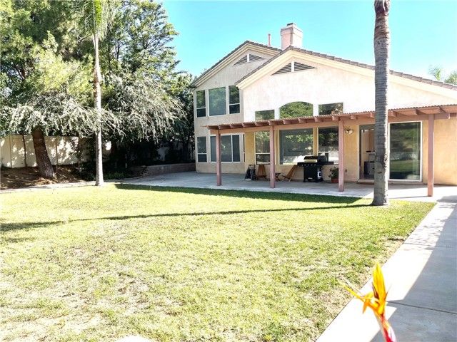 2371 Moonridge Circle, Corona, CA 92879