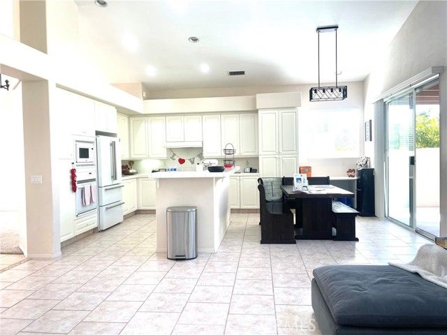 2371 Moonridge Circle, Corona, CA 92879