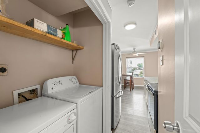 2750 Holly Hall Street 104, Houston, TX 77054