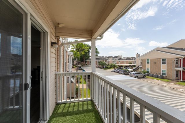 2750 Holly Hall Street 104, Houston, TX 77054