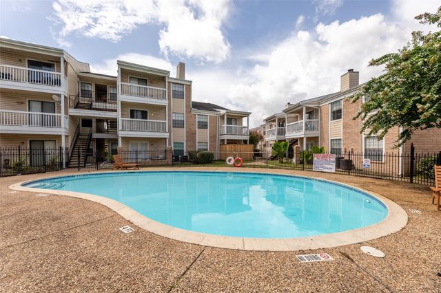 2750 Holly Hall Street 104, Houston, TX 77054