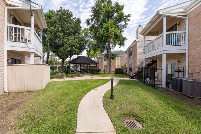 2750 Holly Hall Street 104, Houston, TX 77054