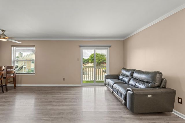 2750 Holly Hall Street 104, Houston, TX 77054