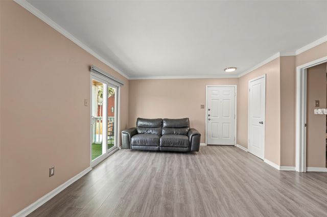 2750 Holly Hall Street 104, Houston, TX 77054