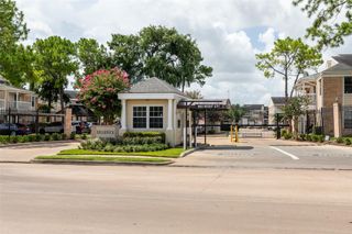 2750 Holly Hall Street 104, Houston, TX 77054