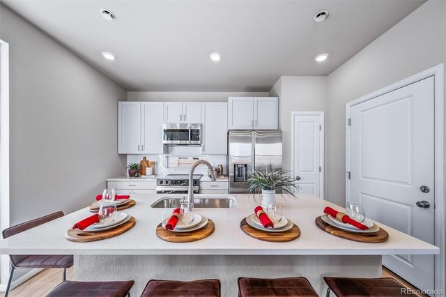 46537 Sunflower Lane, Bennett, CO 80102