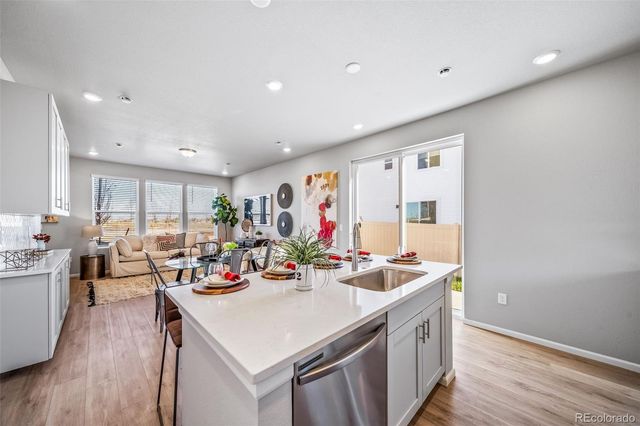 46537 Sunflower Lane, Bennett, CO 80102