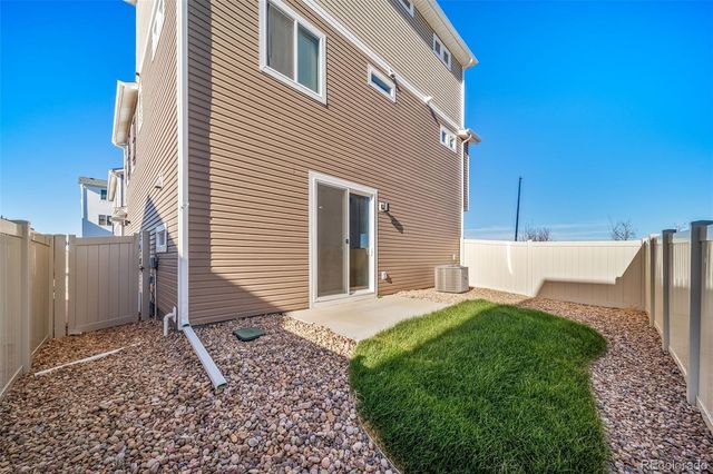 46537 Sunflower Lane, Bennett, CO 80102