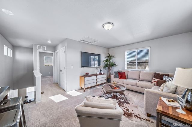 46537 Sunflower Lane, Bennett, CO 80102