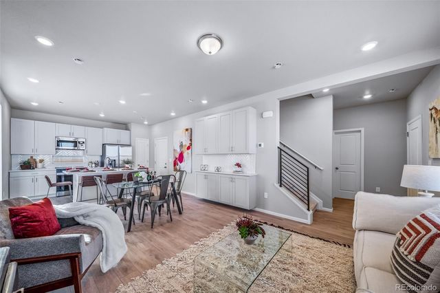 46537 Sunflower Lane, Bennett, CO 80102