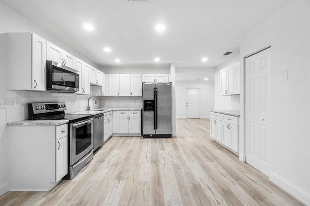 6902 Athena Drive, Lake Worth, FL 33463