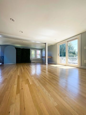814 Washington St, Canton, MA 02021