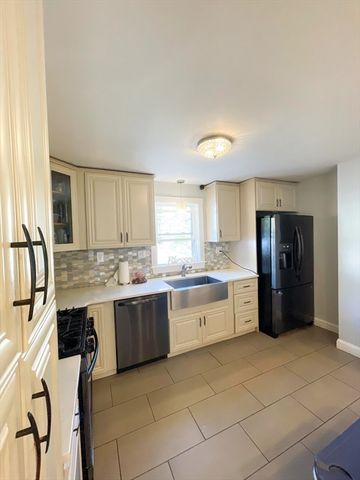 814 Washington St, Canton, MA 02021