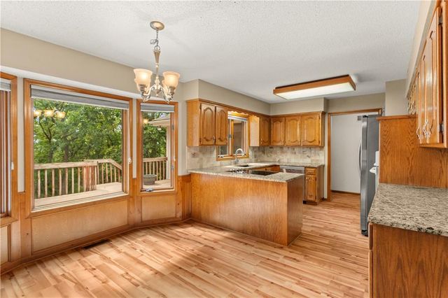 4912 Whitney Drive, Independence, MO 64055