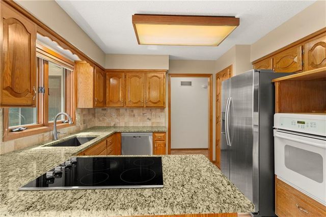 4912 Whitney Drive, Independence, MO 64055