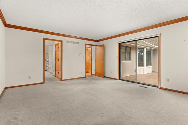 4912 Whitney Drive, Independence, MO 64055