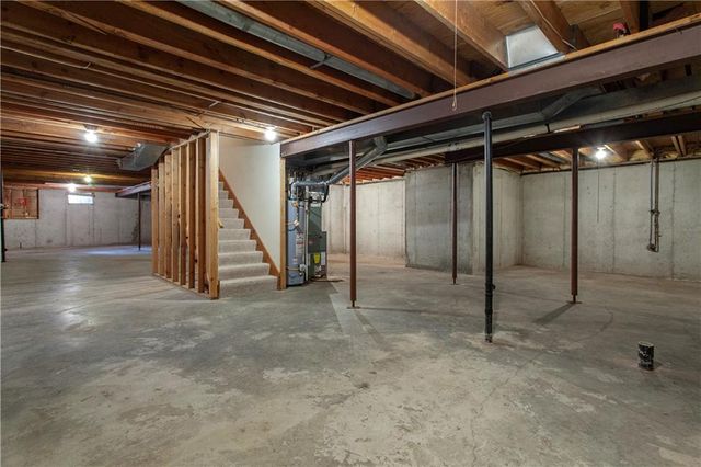 4912 Whitney Drive, Independence, MO 64055