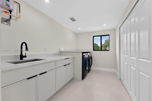 6514 SW 107th Pl, Miami, FL 33173