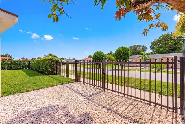 6514 SW 107th Pl, Miami, FL 33173