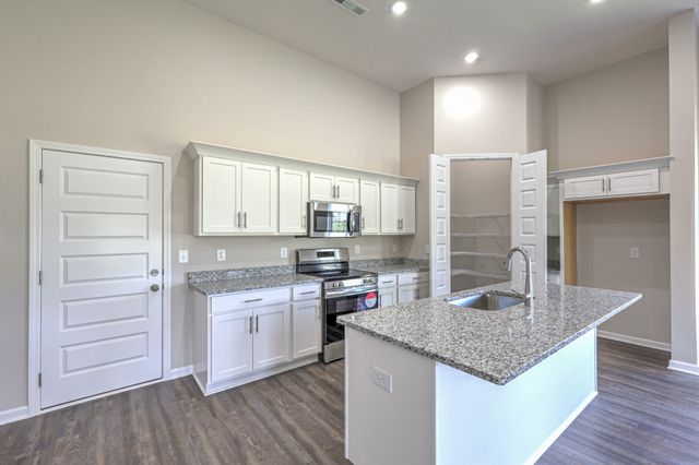 41 Bartow St, Decherd, TN 37324