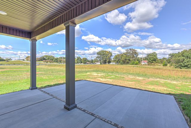 41 Bartow St, Decherd, TN 37324