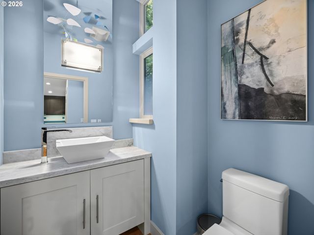2707 SOUTHSHORE Blvd, Lake Oswego, OR 97034