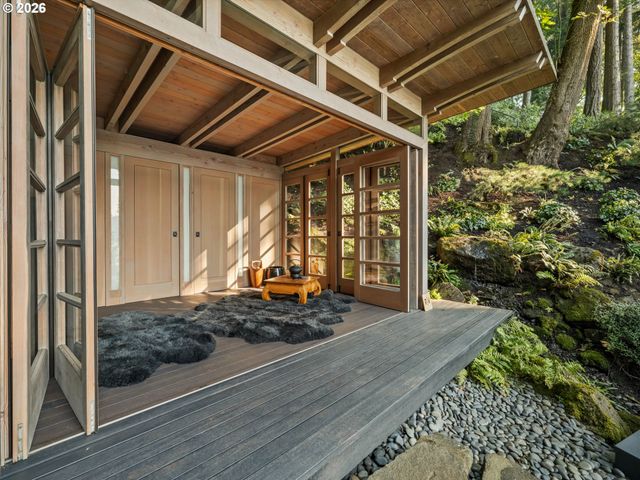 2707 SOUTHSHORE Blvd, Lake Oswego, OR 97034