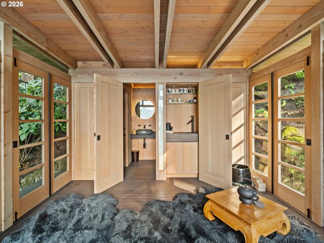 2707 SOUTHSHORE Blvd, Lake Oswego, OR 97034