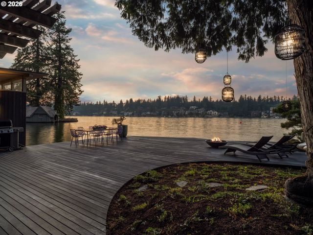 2707 SOUTHSHORE Blvd, Lake Oswego, OR 97034