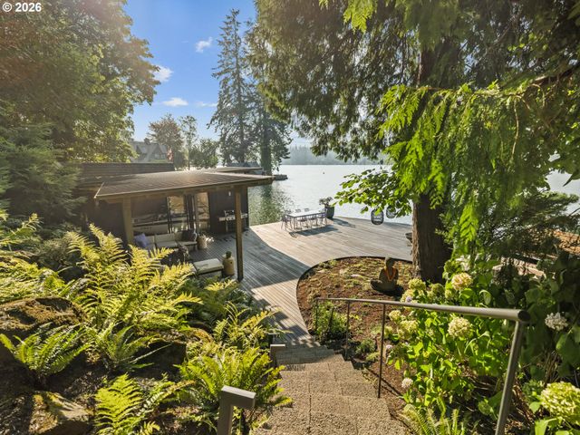 2707 SOUTHSHORE Blvd, Lake Oswego, OR 97034