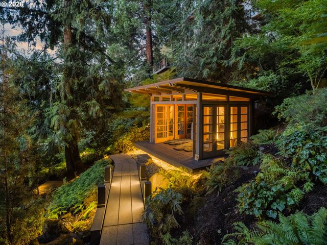 2707 SOUTHSHORE Blvd, Lake Oswego, OR 97034
